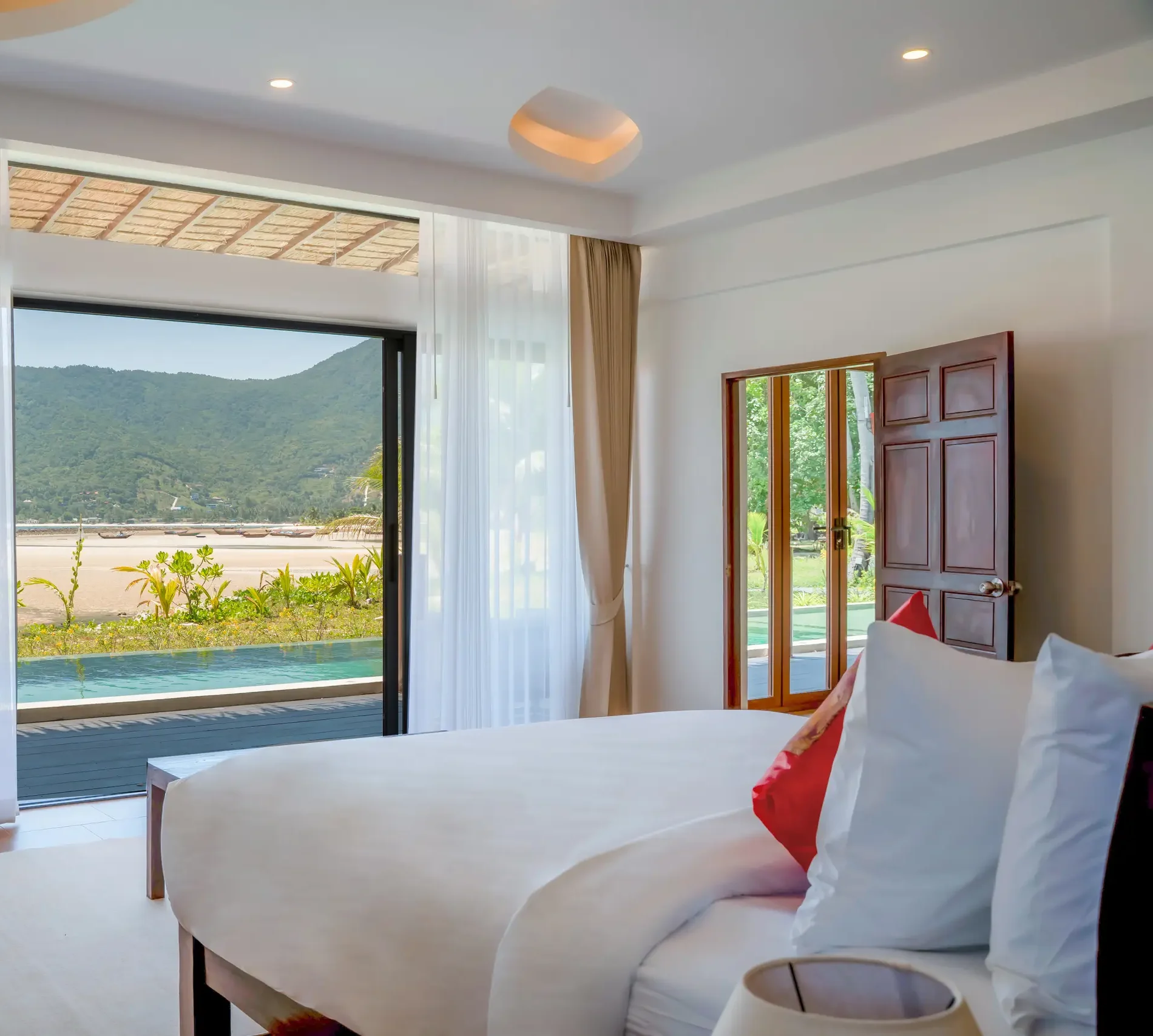 2 Bedroom Beach front Pool Villa